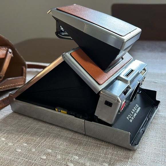 Polaroid SX-70 Land Camera with Leather Case - Picture 8 of 8